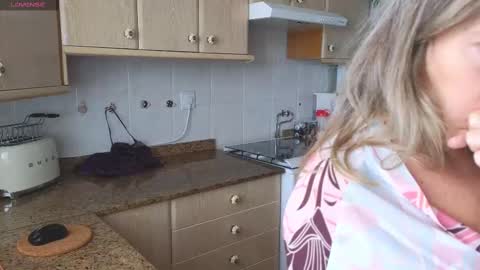 Snapshot of lunary_mix chatting on March 2, 2025, 3:05 pm  Luna online show from March 2, 2025, 3:05 pm