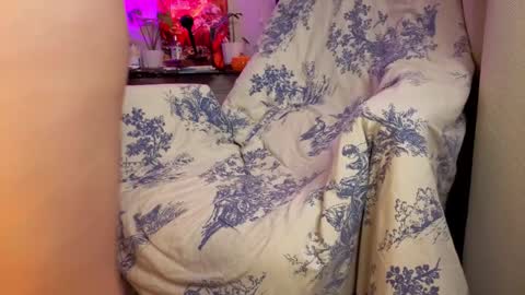 Kate online show from October 24, 2025, 8:27 pm