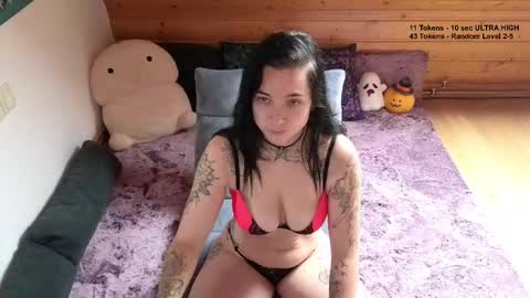 Luna  powered by bitch dust online show from October 17, 2025, 12:30 pm