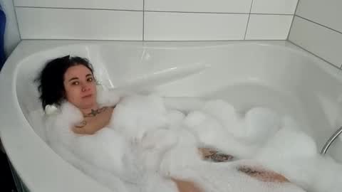 Luna  powered by bitch dust online show from November 24, 2025, 2:06 pm