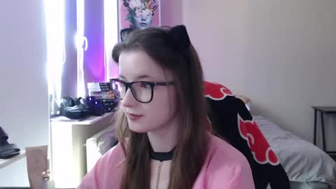 LunaXcherry online show from June 7, 2026, 11:03 am