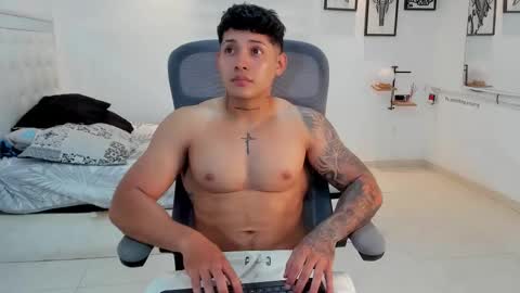 Lunay online show from February 23, 2026, 11:13 pm