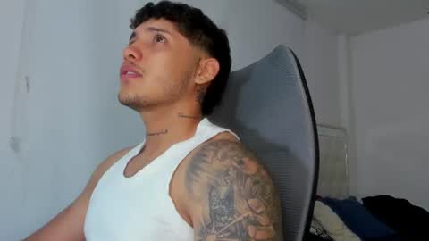 Snapshot of lunay_xtreemboy chatting on July 8, 2026, 1:21 am Lunay online show from July 8, 2026, 1:21 am