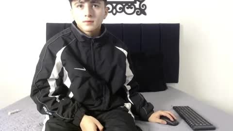 lunaydream online show from May 9, 2026, 11:15 am