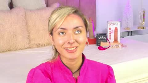 lunitadiva online show from November 20, 2025, 1:44 pm