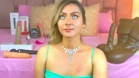 Snapshot of lunitadiva chatting on May 13, 2026, 4:15 pm lunitadiva online show from May 13, 2026, 4:15 pm