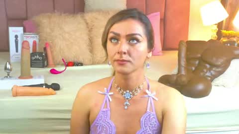 Snapshot of lunitadiva chatting on May 24, 2026, 4:23 pm lunitadiva online show from May 24, 2026, 4:23 pm