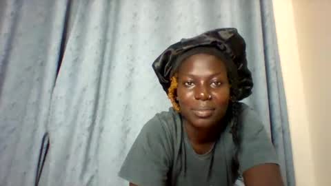 Snapshot of luo_queen chatting on September 12, 2025, 4:40 pm luo_queen online show from September 12, 2025, 4:40 pm