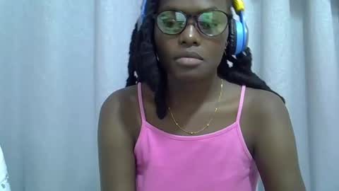 sweet girl online show from October 15, 2025, 12:33 am