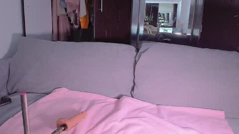 lusciouslipsxx online show from March 28, 2026, 7:41 am