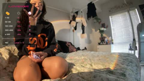 LOLA online show from April 7, 2026, 11:37 pm