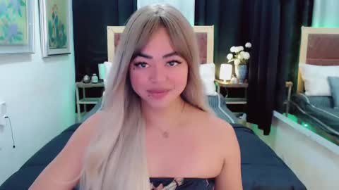 Snapshot of lustfuloffendertrina chatting on December 27, 2024, 3:20 am Trina online show from December 27, 2024, 3:20 am