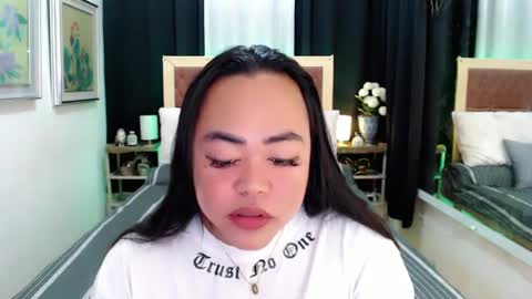 Snapshot of lustfuloffendertrina chatting on January 27, 2025, 8:18 am Trina online show from January 27, 2025, 8:18 am