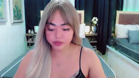 Snapshot of lustfuloffendertrina chatting on February 2, 2025, 1:41 pm Trina online show from February 2, 2025, 1:41 pm