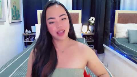 Snapshot of lustfuloffendertrina chatting on February 5, 2025, 7:18 am Trina online show from February 5, 2025, 7:18 am