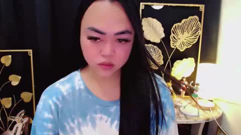 Trina online show from March 25, 2026, 2:39 am