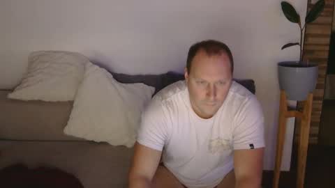 lustonfan online show from May 9, 2026, 6:57 pm