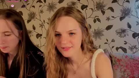 Aura online show from October 4, 2025, 8:29 pm