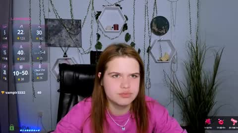 lusy_puff online show from December 4, 2024, 3:32 pm