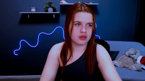 lusy_puff online show from February 11, 2025, 4:24 pm