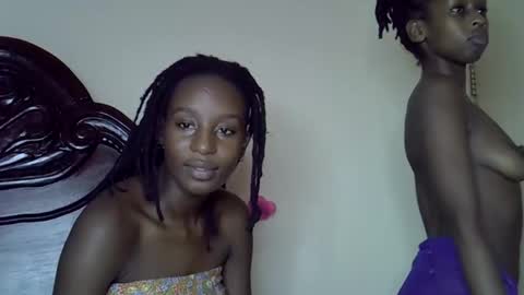 lutino_lovebirds online show from March 10, 2026, 4:50 am