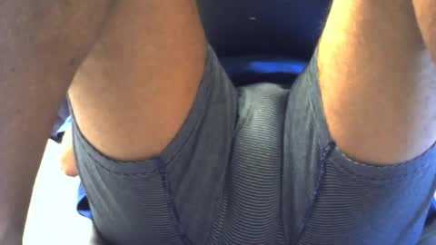 luv2bnakednow online show from May 19, 2026, 10:05 pm