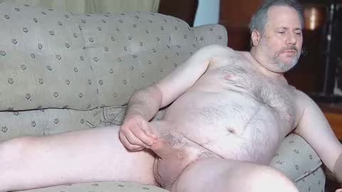 Snapshot of luv2show7527 chatting on February 22, 2025, 4:18 am luv2show7527 online show from February 22, 2025, 4:18 am