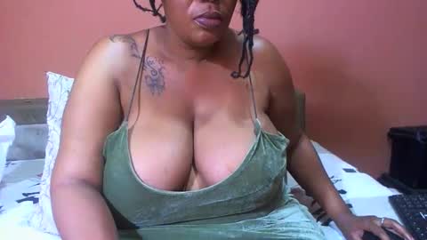 luvcandy85 online show from December 26, 2024, 3:59 am