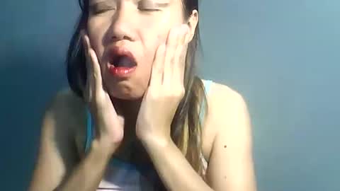 Bee Bee online show from February 6, 2026, 4:06 am