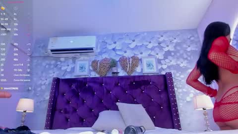 Snapshot of lux_bitchx chatting on February 5, 2026, 12:48 am lux_bitchx online show from February 5, 2026, 12:48 am