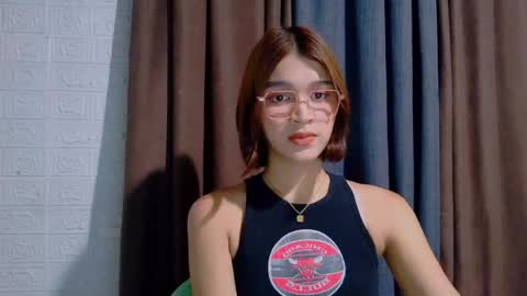 queen lux online show from April 27, 2026, 2:15 pm