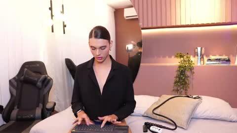 Luxa  online show from March 20, 2026, 1:16 pm