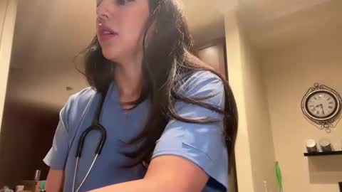 luxcher22 online show from February 6, 2025, 3:27 am