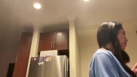 luxcher22 online show from February 8, 2025, 3:19 am