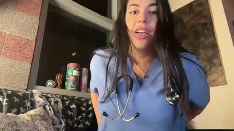 luxcher22 online show from February 26, 2025, 3:32 am