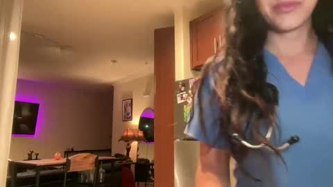 luxcher22 online show from November 6, 2025, 4:35 am