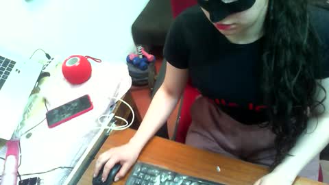 Snapshot of luxdasilva chatting on May 9, 2026, 2:44 pm luxdasilva online show from May 9, 2026, 2:44 pm