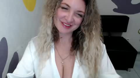 Snapshot of luxdonna chatting on July 14, 2026, 10:32 am Donna online show from July 14, 2026, 10:32 am