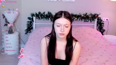 Selena online show from December 21, 2025, 5:03 am