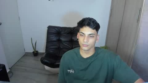 Snapshot of luxrx chatting on May 2, 2026, 8:25 pm luxrx online show from May 2, 2026, 8:25 pm