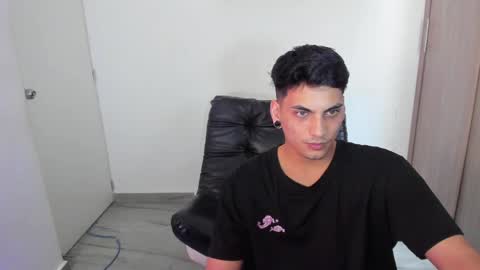 Snapshot of luxrx chatting on June 9, 2026, 6:41 pm luxrx online show from June 9, 2026, 6:41 pm