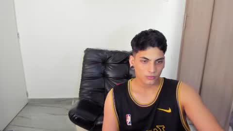 Snapshot of luxrx chatting on June 11, 2026, 7:01 pm luxrx online show from June 11, 2026, 7:01 pm