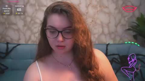 luxsopphia_ online show from October 30, 2025, 8:20 pm