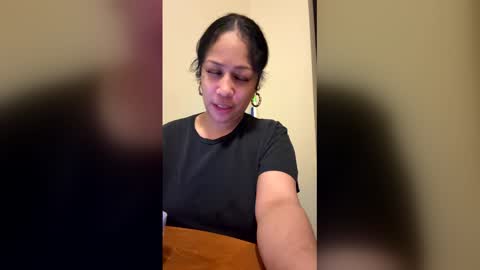 luzy3435 online show from February 12, 2026, 11:55 pm