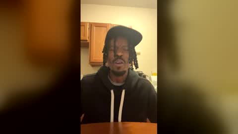 luzy3435 online show from February 18, 2026, 5:36 am