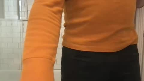 lvguynextdoor440656 online show from February 9, 2026, 6:12 pm