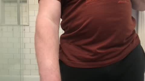 lvguynextdoor440656 online show from May 17, 2026, 1:47 am