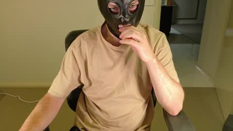 lxgxnd99 online show from April 5, 2026, 11:40 am