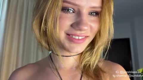 lxsundolyxl_ online show from April 9, 2026, 4:12 am