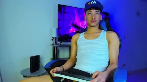 Lyam online show from March 20, 2026, 6:51 am